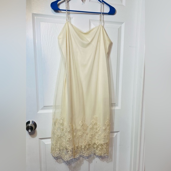 Benet Vintage Special Occasion Irridescent glitter and beaded strap  Dress - Picture 5 of 6